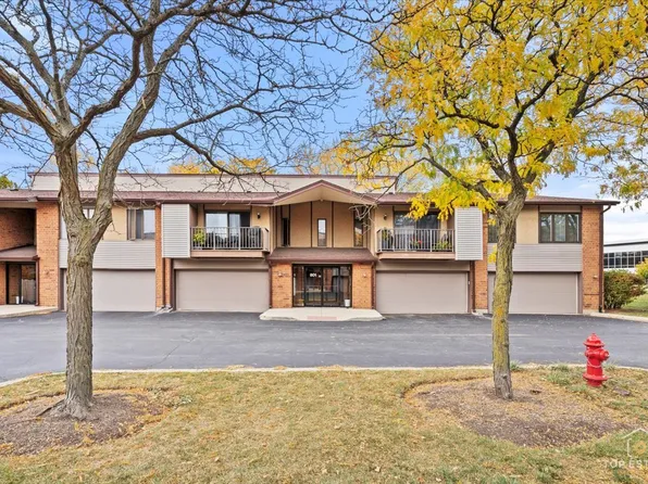 801 Oakton St APT 101, Elk Grove Village, IL 60007