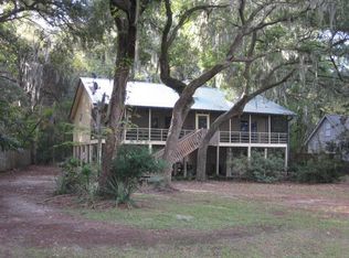 1498 Creekwood Rd, Edisto Island, SC 29438