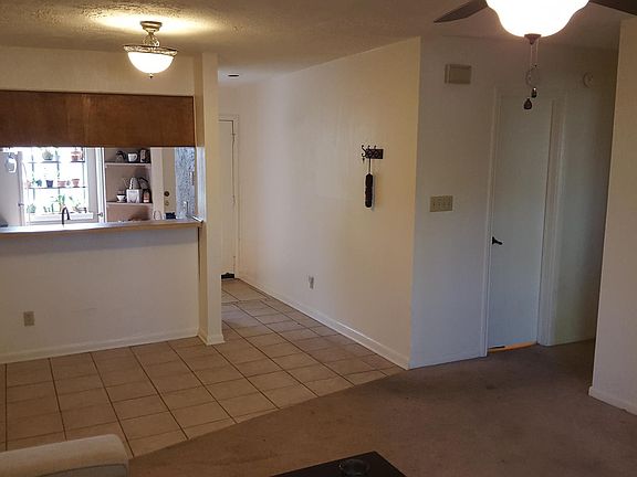 3rd image of 421 W San Antonio St