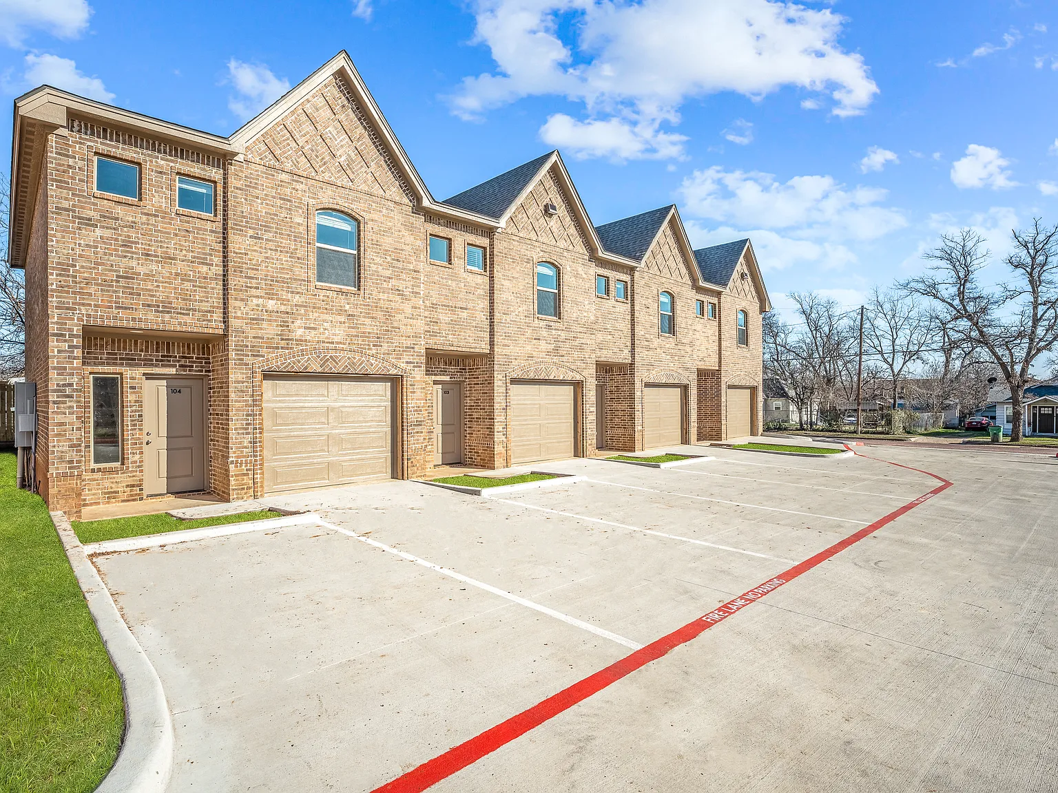 2 bed, 2.5 bath, 1070 sqft, $1,650 — Photo 3
