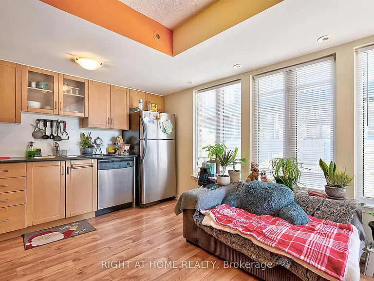 22 Western Battery Rd #109 — Photo 13
