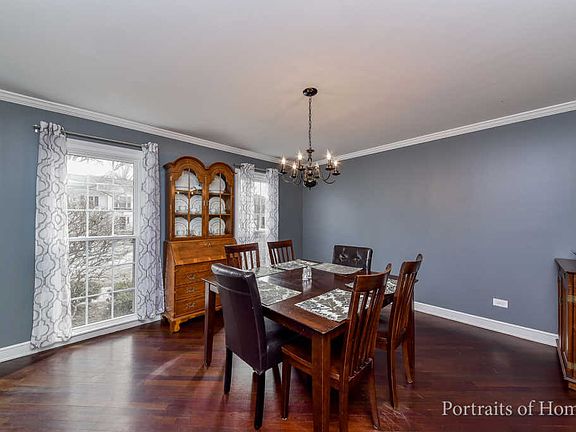 4th image of 160 Nicoll Ave