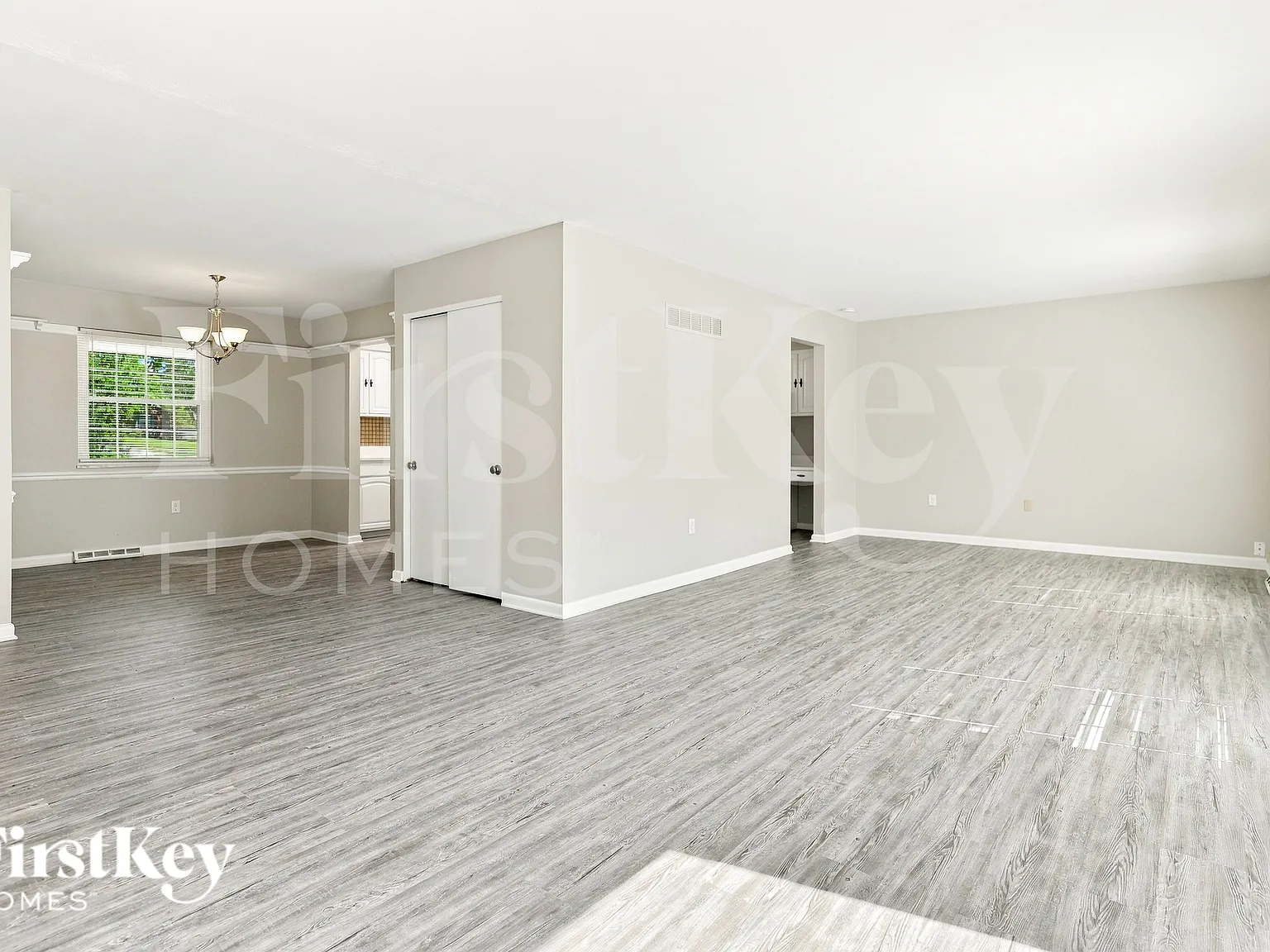 4 bed, 2.5 bath, 2520 sqft, $2,670 — Photo 4