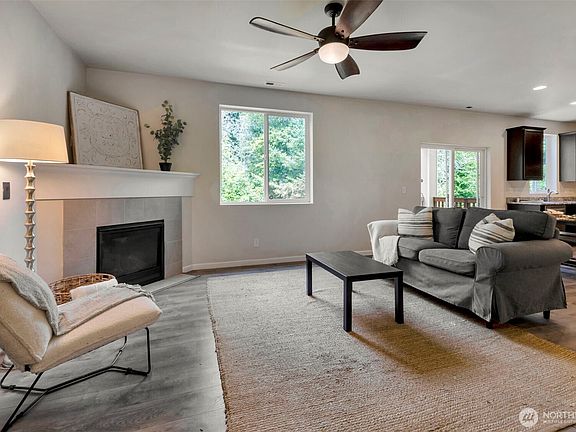 5th image of 14206 67th Avenue E
