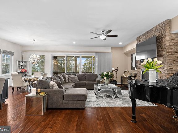 5th image of 23558 Epperson Sq