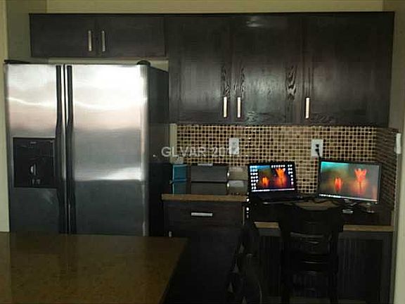 4th image of 1126 Blitzen Dr