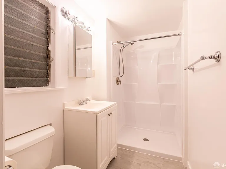 2082 Bush St — Photo 5