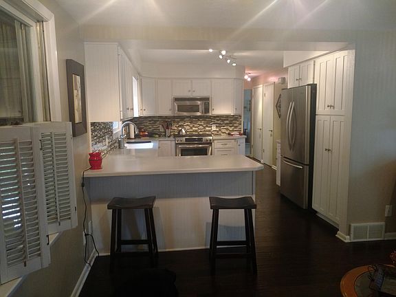 3rd image of 949 Province Ln