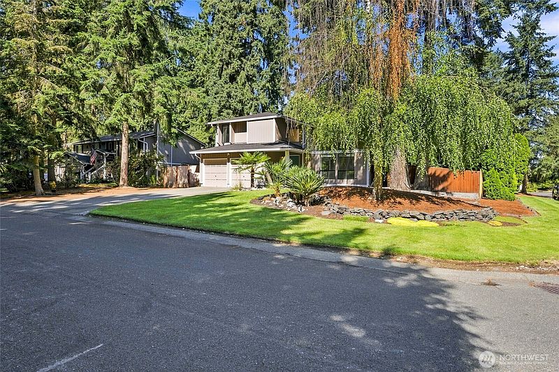 2nd image of 9127 164th Street E