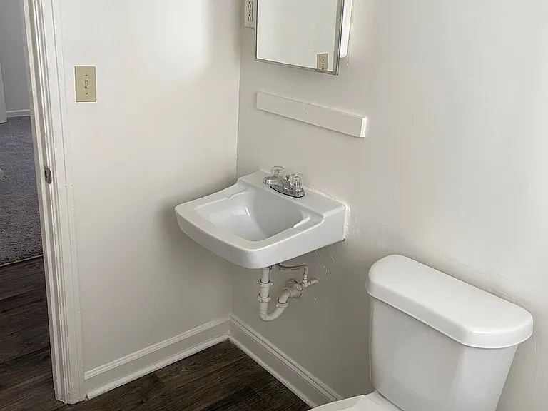 1510 Sloan St — Photo 6