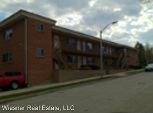 1500 S 92nd St #16, Milwaukee, WI 53214