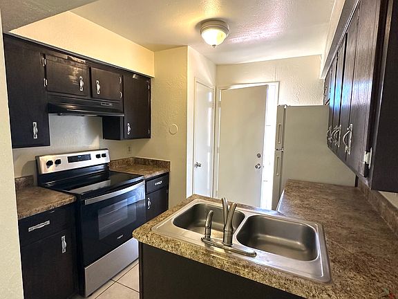 3rd image of 734 W Glenn St #734
