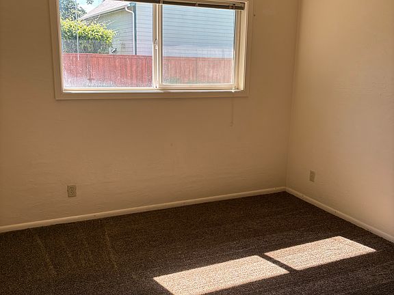 5th image of 91100 N Coleman St APT 3