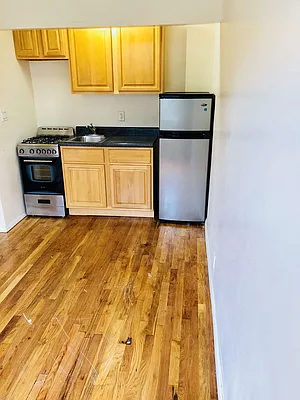 Rented by HOTPROPERTY NYC LLC | media 4