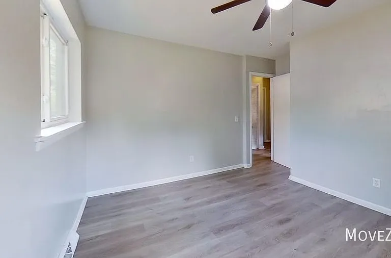510 Wesley Ave — Photo 37