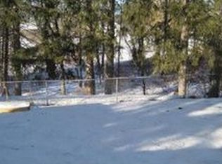 27 Glendale Rd, Amherst, MA 01002