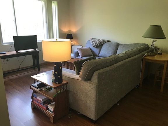3rd image of 6335 Commonwealth Dr