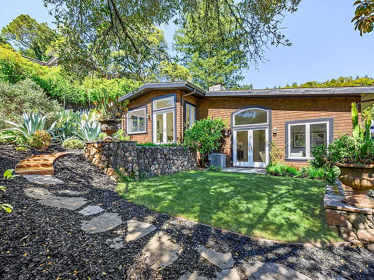 33 Acorn Way — Photo 8