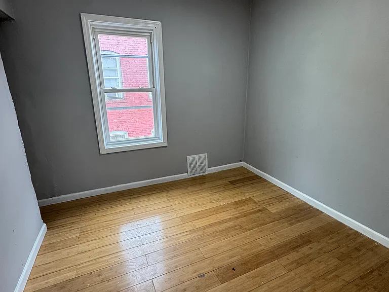 52-54 Ives Ct #3 — Photo 15