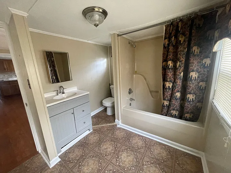 1008A E Denim Dr — Photo 16