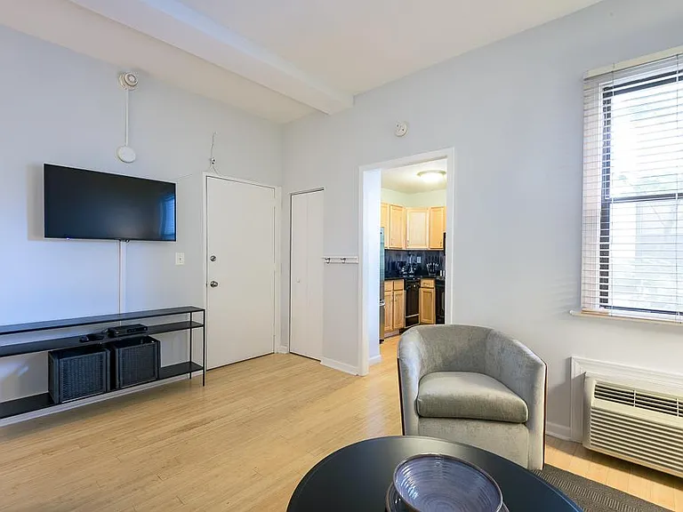 1855 15th St NW #206 — Photo 4