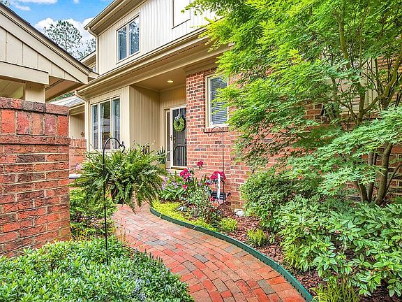 Courtyard Entry from Garage