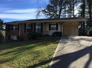 937 Pineglen Dr, Forest Park, GA 30297