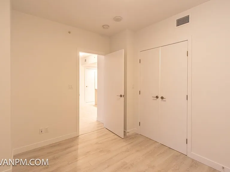2085 Skyline Ct #405 — Photo 14