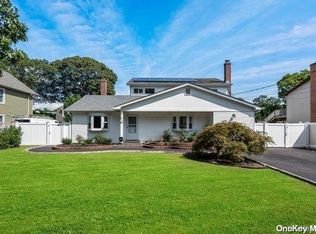 161 Woodland Dr, East Islip, NY 11730