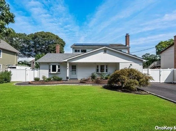 161 Woodland Drive, East Islip, NY 11730