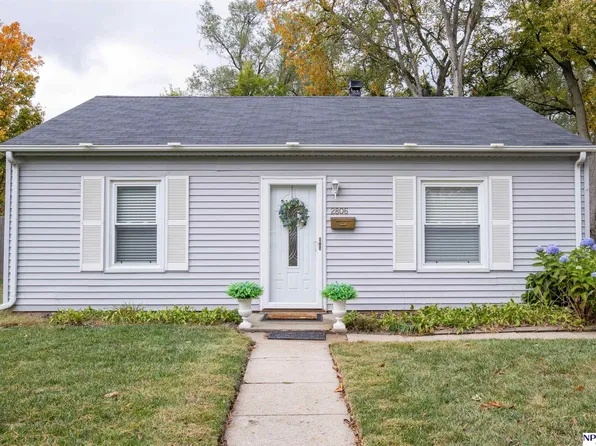 2806 Crawford St, Bellevue, NE 68005