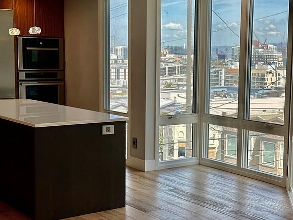 2nd image of 524 Kansas St APT 2