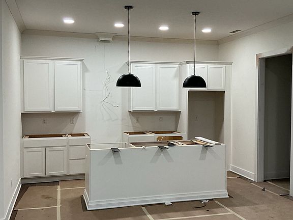 3rd image of 9866 Bucklebury Ln