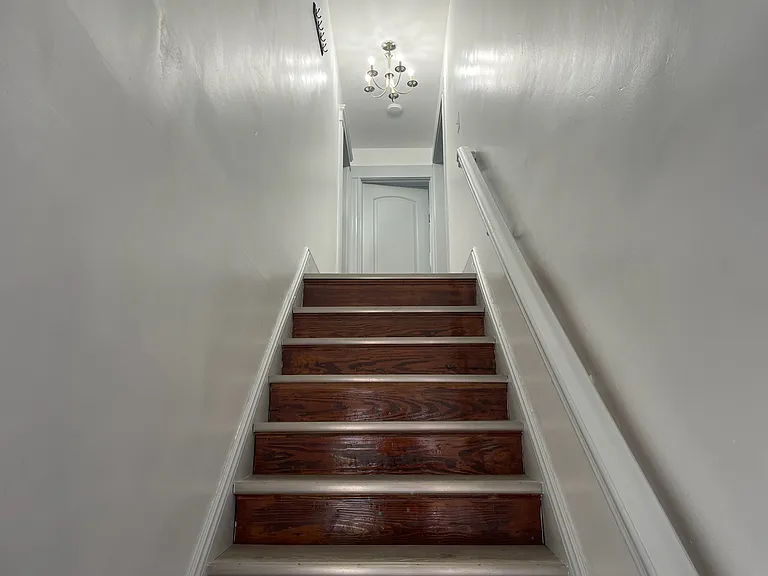 32 Willard St #2 — Photo 2