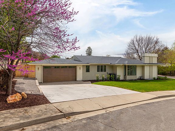 5th image of 985 S Vista View Dr E