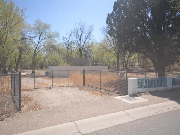 1204 Lopez Rd SW, Albuquerque, NM 87105