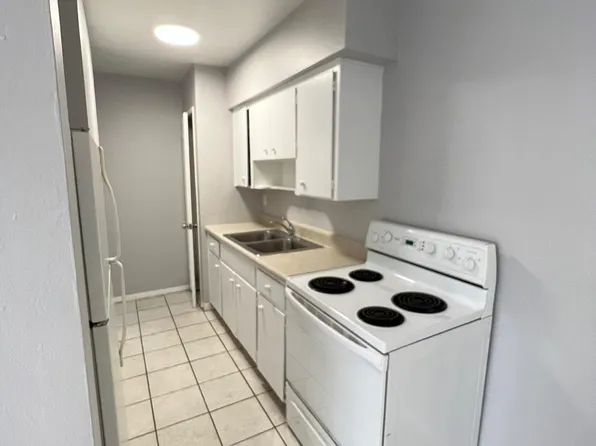 631 NE 8th Avenue, 631 NE 8th Ave, Fort Lauderdale, FL 33304