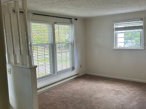3rd image of 495 Pickett St Unit E