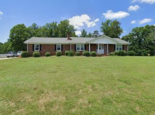 2453 Old Winston Rd, Pilot Mtn, NC 27041