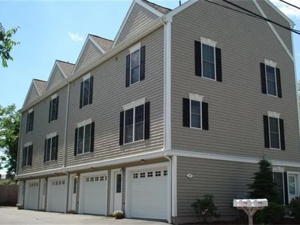 18 Middle St Unit 2, Waltham, MA 02451