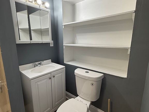 3rd image of 4618 Wayne Ave #2R