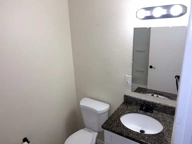 14 W Rhodes Dr — Photo 11