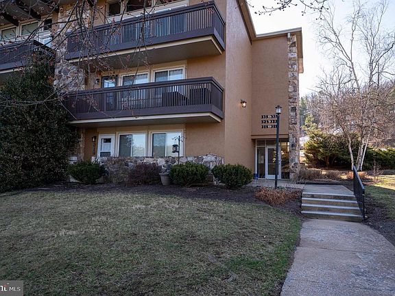 3rd image of 1814 Fairway Dr APT 327
