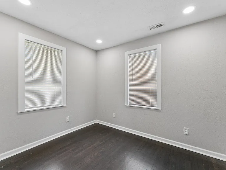 1314 S Emery St — Photo 8