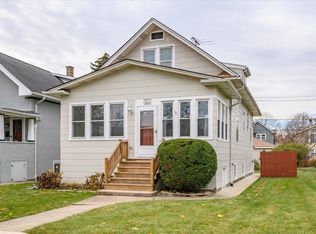 811 Mapleton Ave, Oak Park, IL 60302