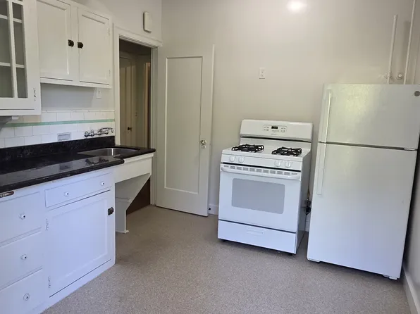2671 Derby St APT 5, Berkeley, CA 94705