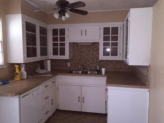 3rd image of 1001 N Roosevelt Ave