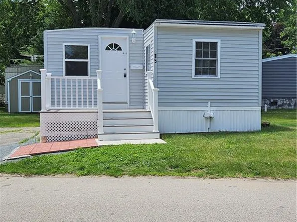 15 Stephanie Dr, Pawtucket, RI 02860
