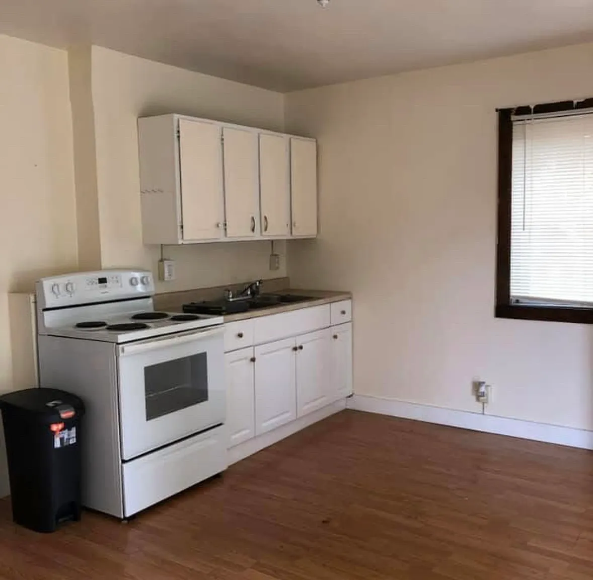 1 bed, $895 — Photo 1