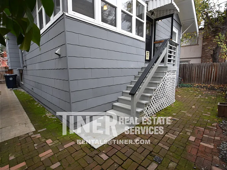 2804 F St — Photo 4